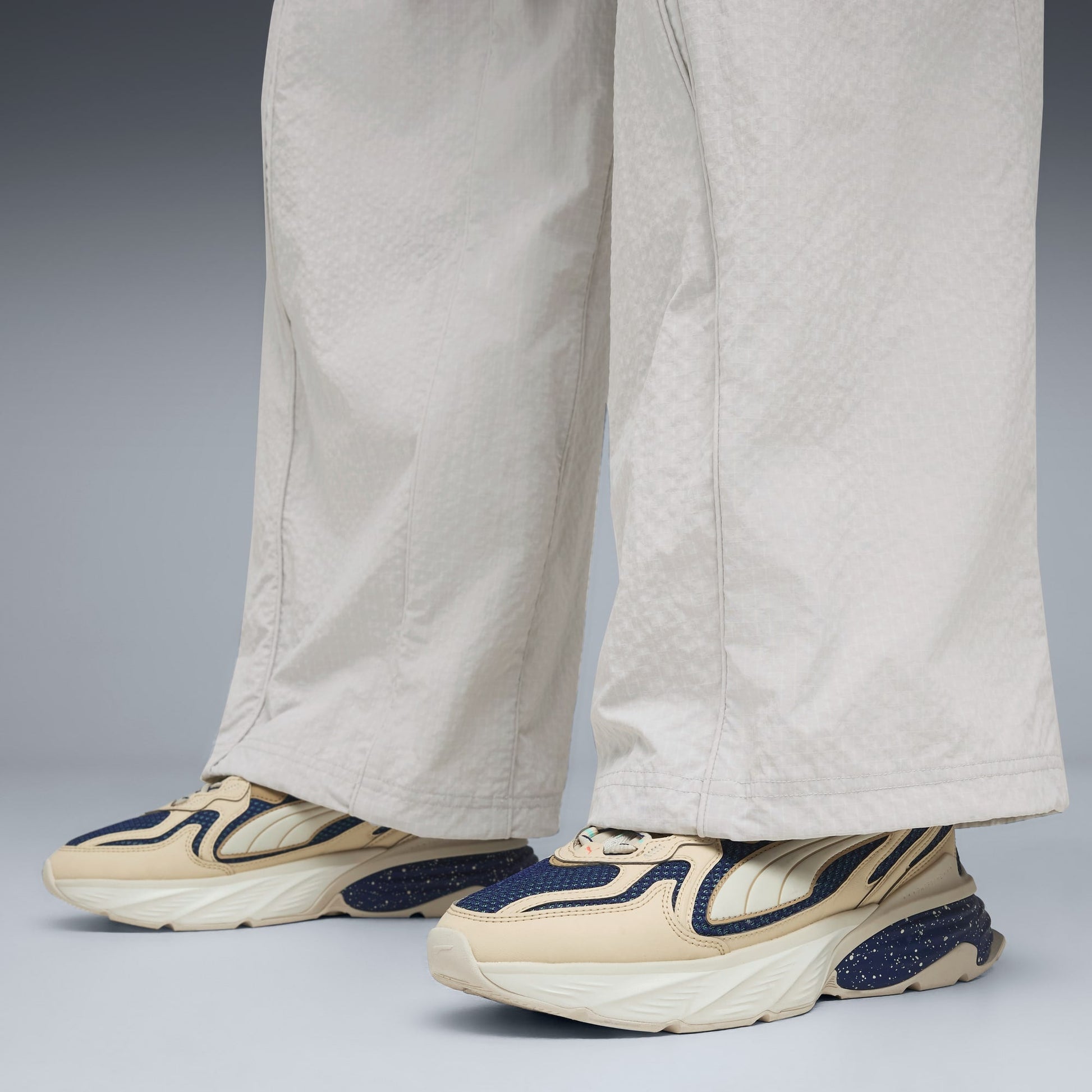 Fade Sneakers