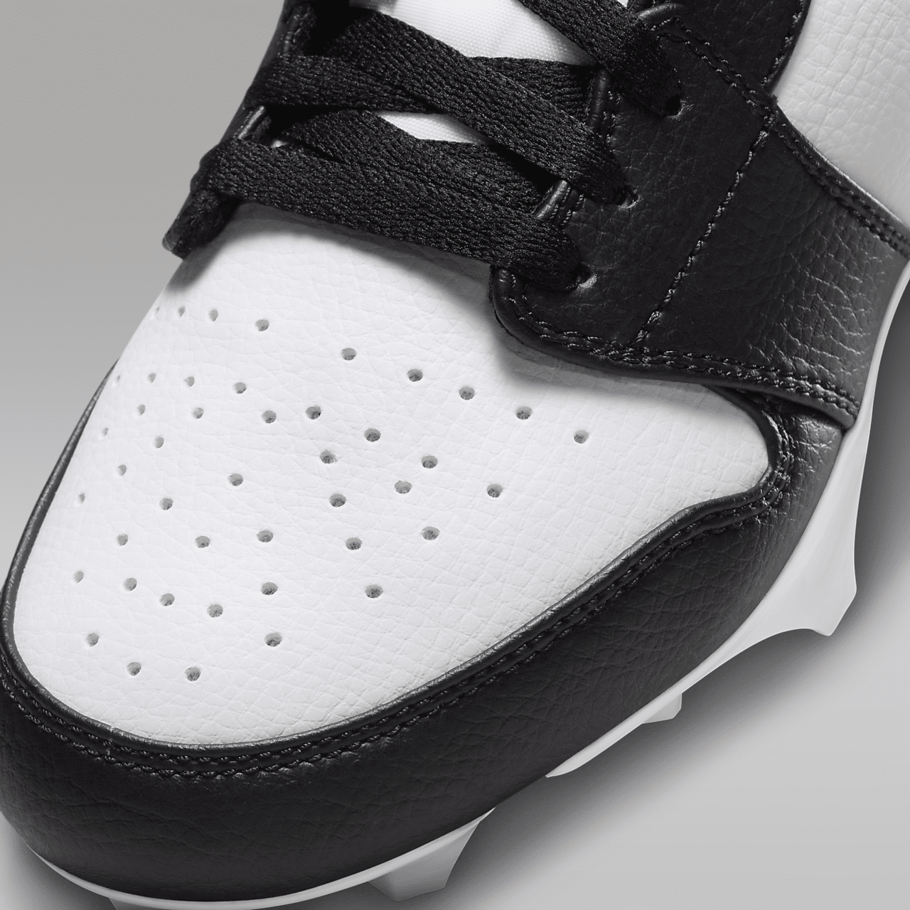 1 Low TD Men's Football Cleat