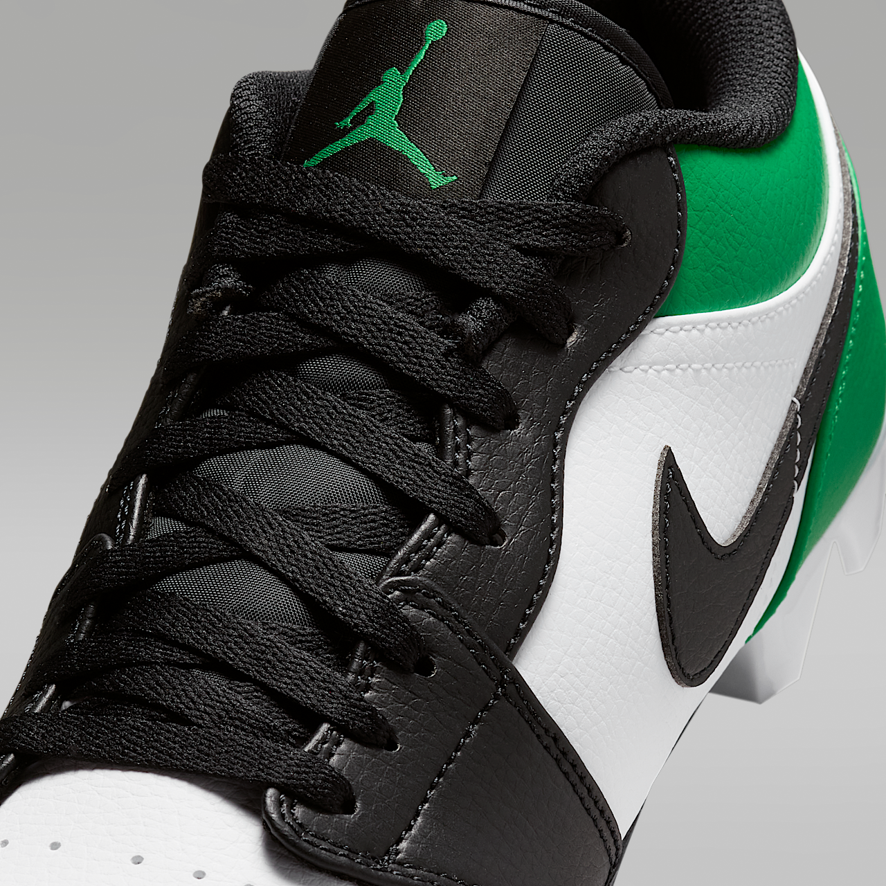 1 Low TD Men's Football Cleat