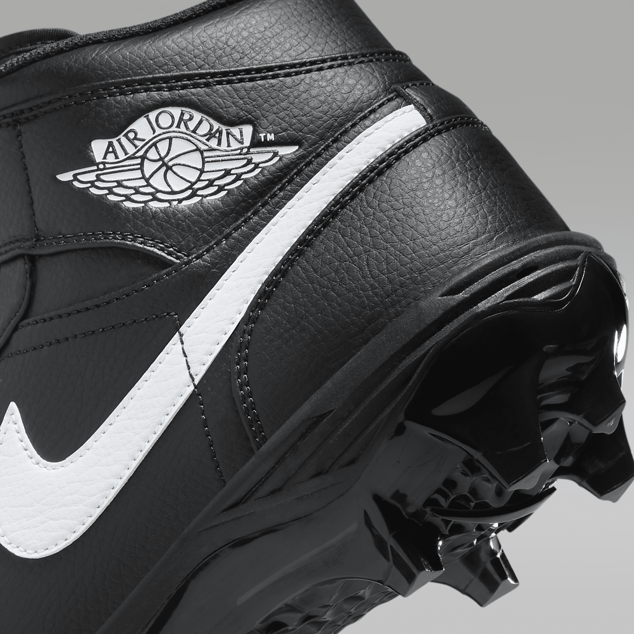 1 Mid TD Men's Football Cleat