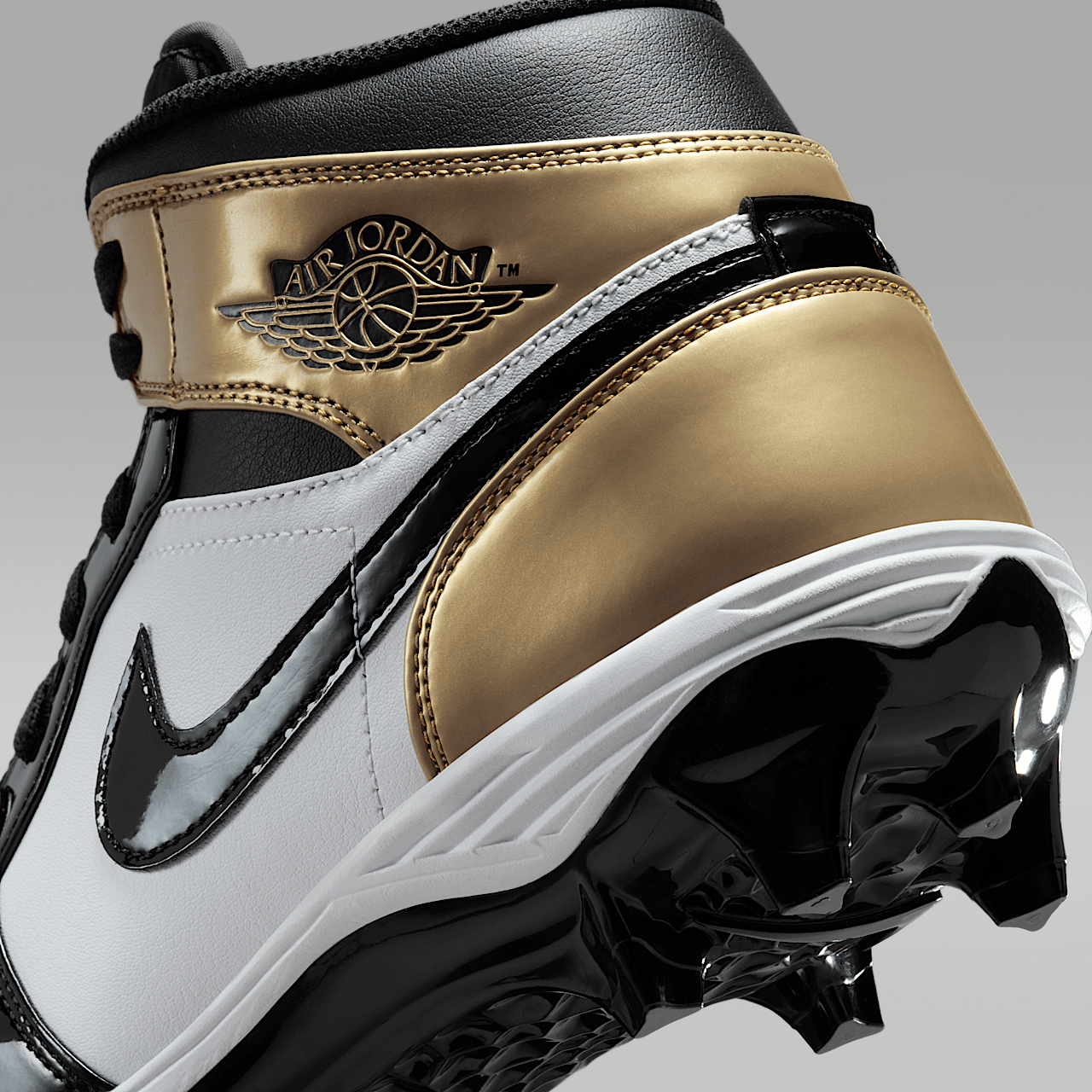 1 Mid TD Men's Football Cleat