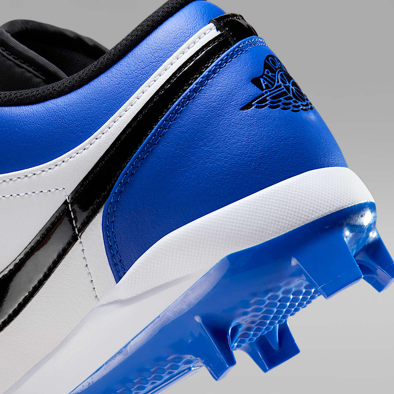 1 Retro MCS Low Men's Baseball Cleats