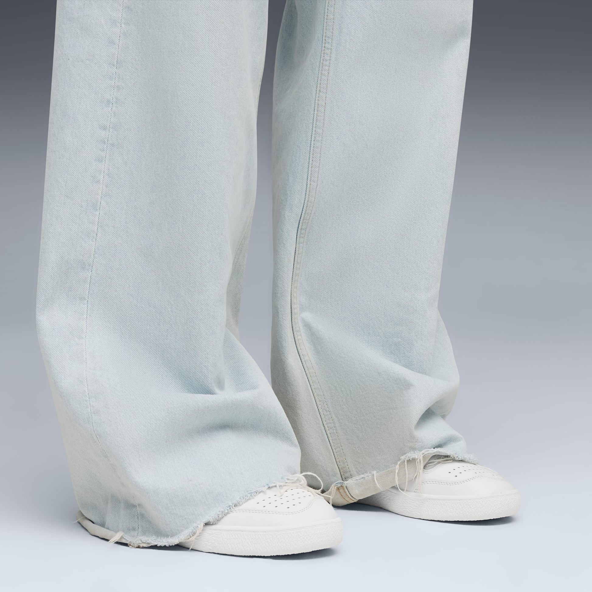 Majesty Sneakers