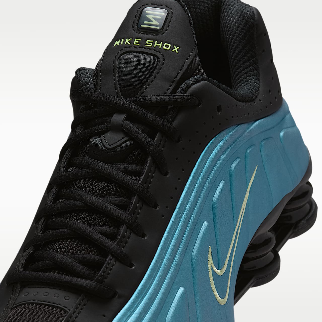 Shox R4 Men's Shoes