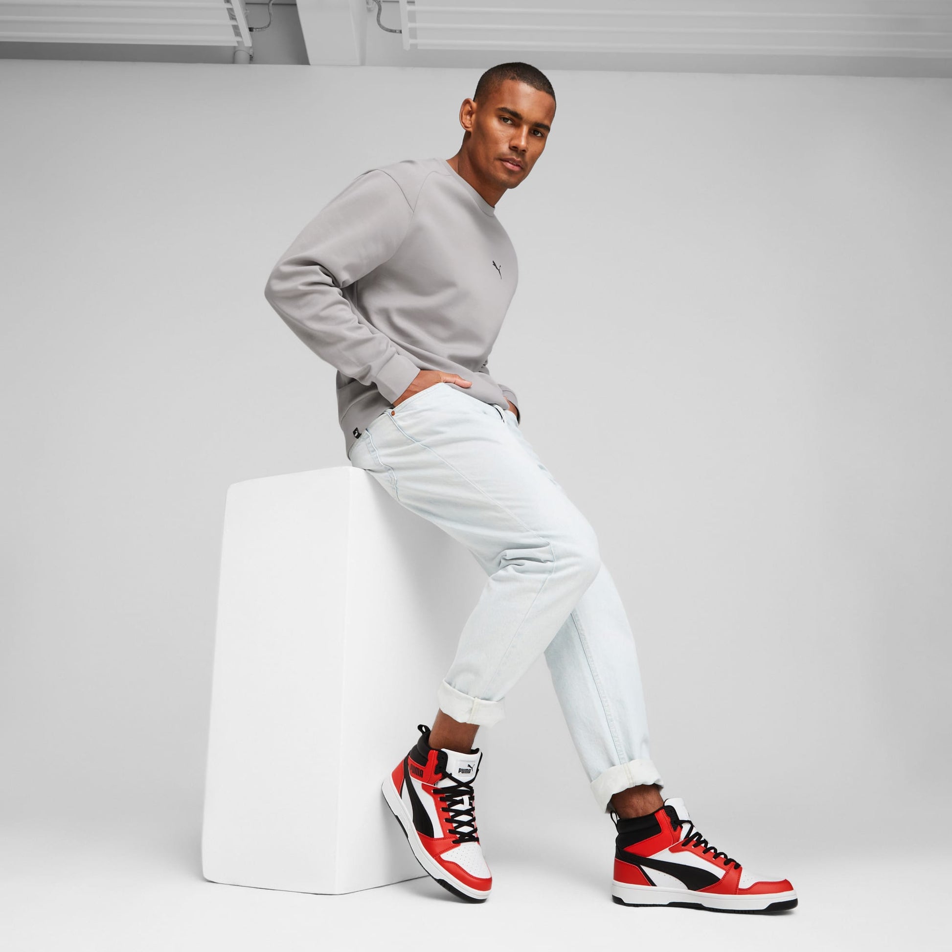 Rebound V6 Men's Mid Top Sneakers