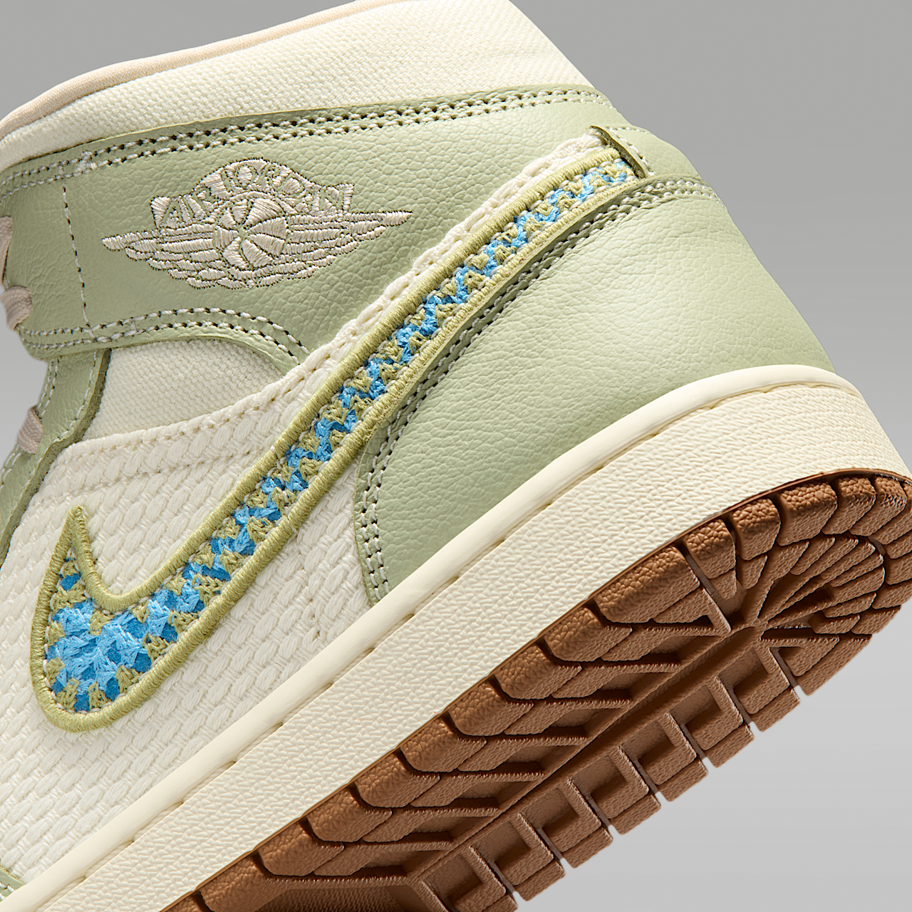 Air Jordan 1 Mid SE Women's Shoes