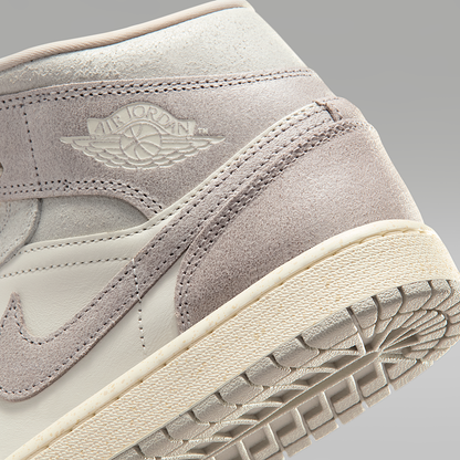 Air 1 Mid SE Women's Shoes