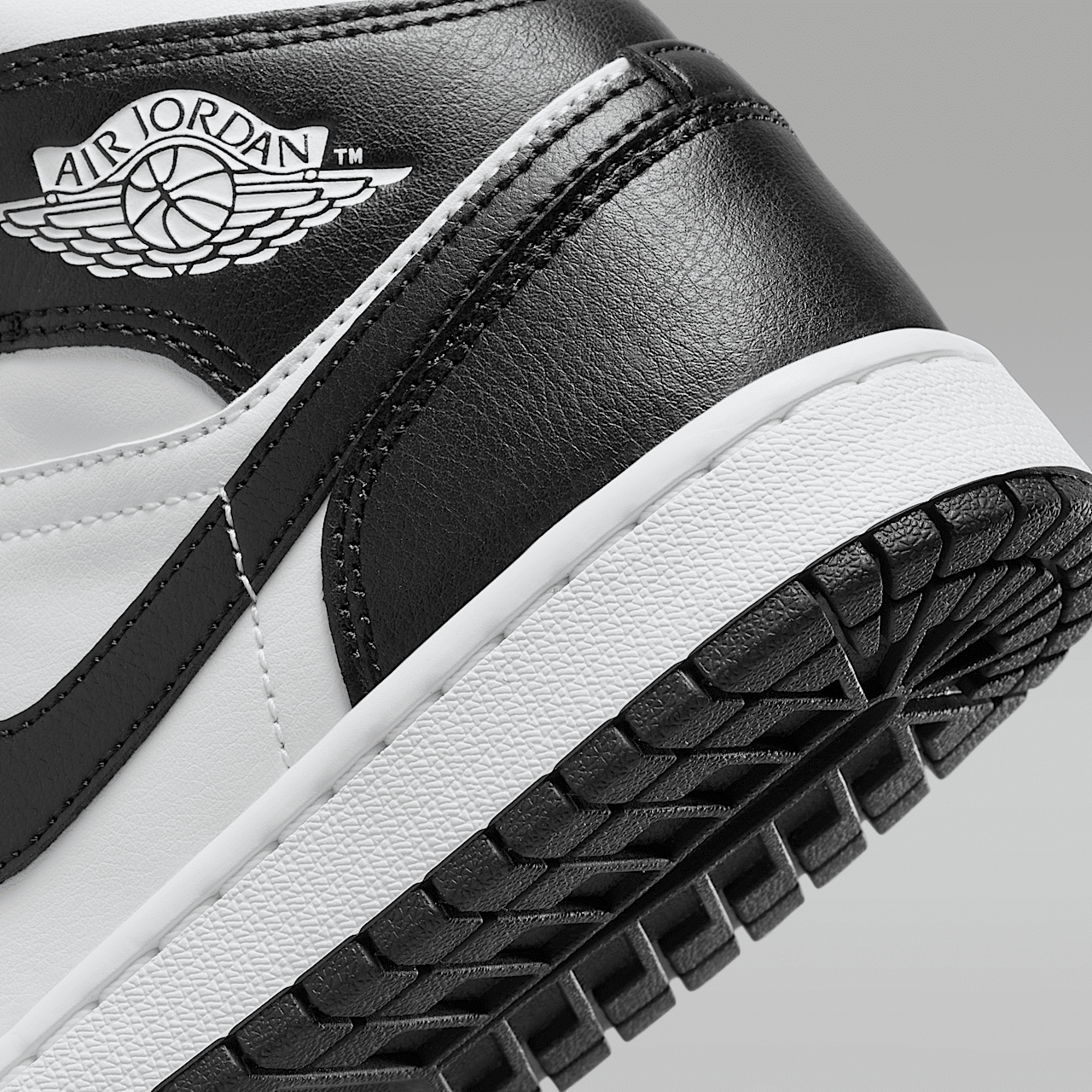 1 Mid Women's Shoes