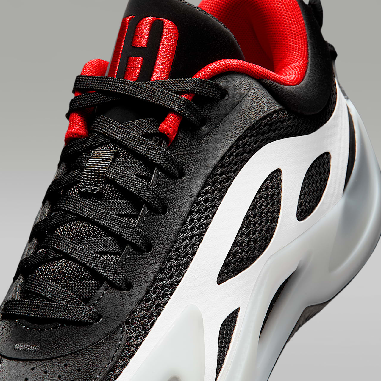 Heir Series 2 "Bloodline" Basketball Shoes