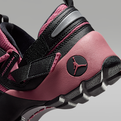 Trunner LX Women's Shoes