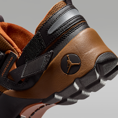 Trunner LX Women's Shoes