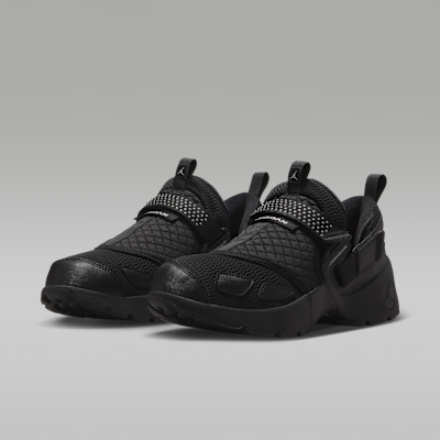 Trunner LX Women's Shoes
