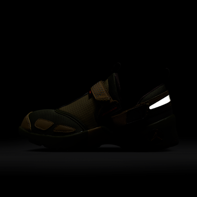 Trunner LX Women's Shoes
