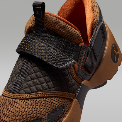 Trunner LX Women's Shoes