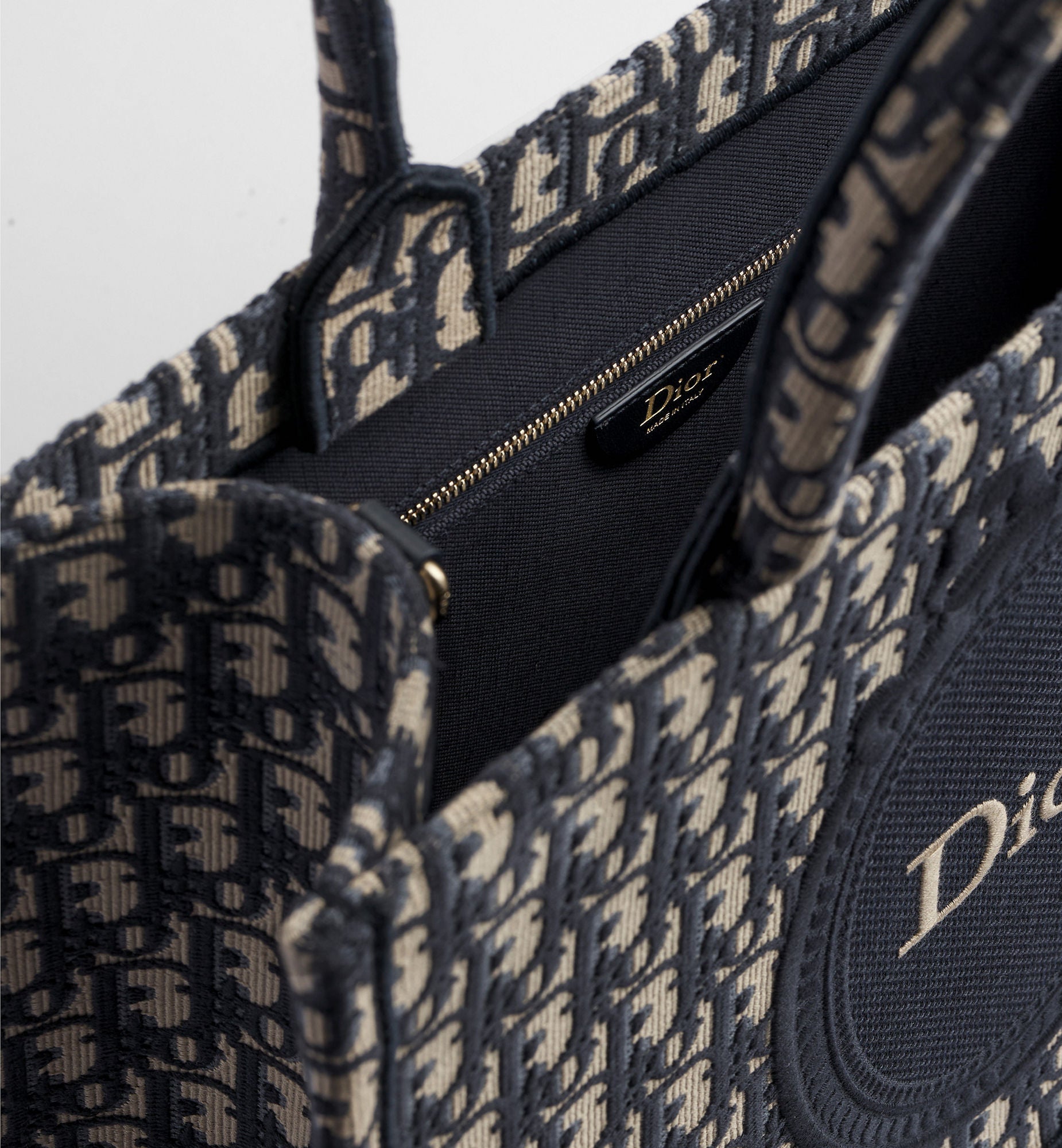 Medium Dior Book Tote With Blue Oblique Jacquard And Embroidered Médaillon