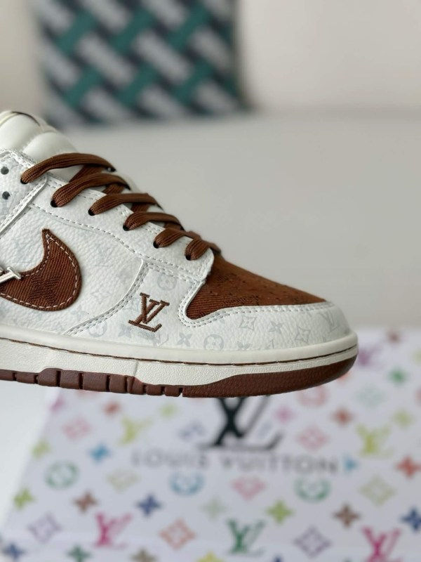 LV x Nike SB Dunk Low Brown/White Monogram Edition