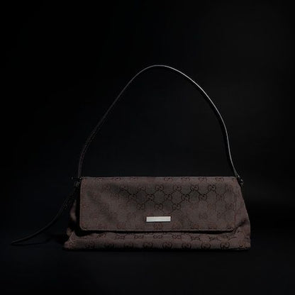 Women's Madison Medium Shoulder Bag With GG Canvas And Logo Plaque