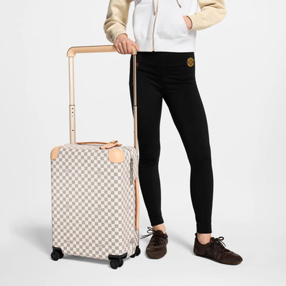 Horizon 55 Rolling Suitcase N40910