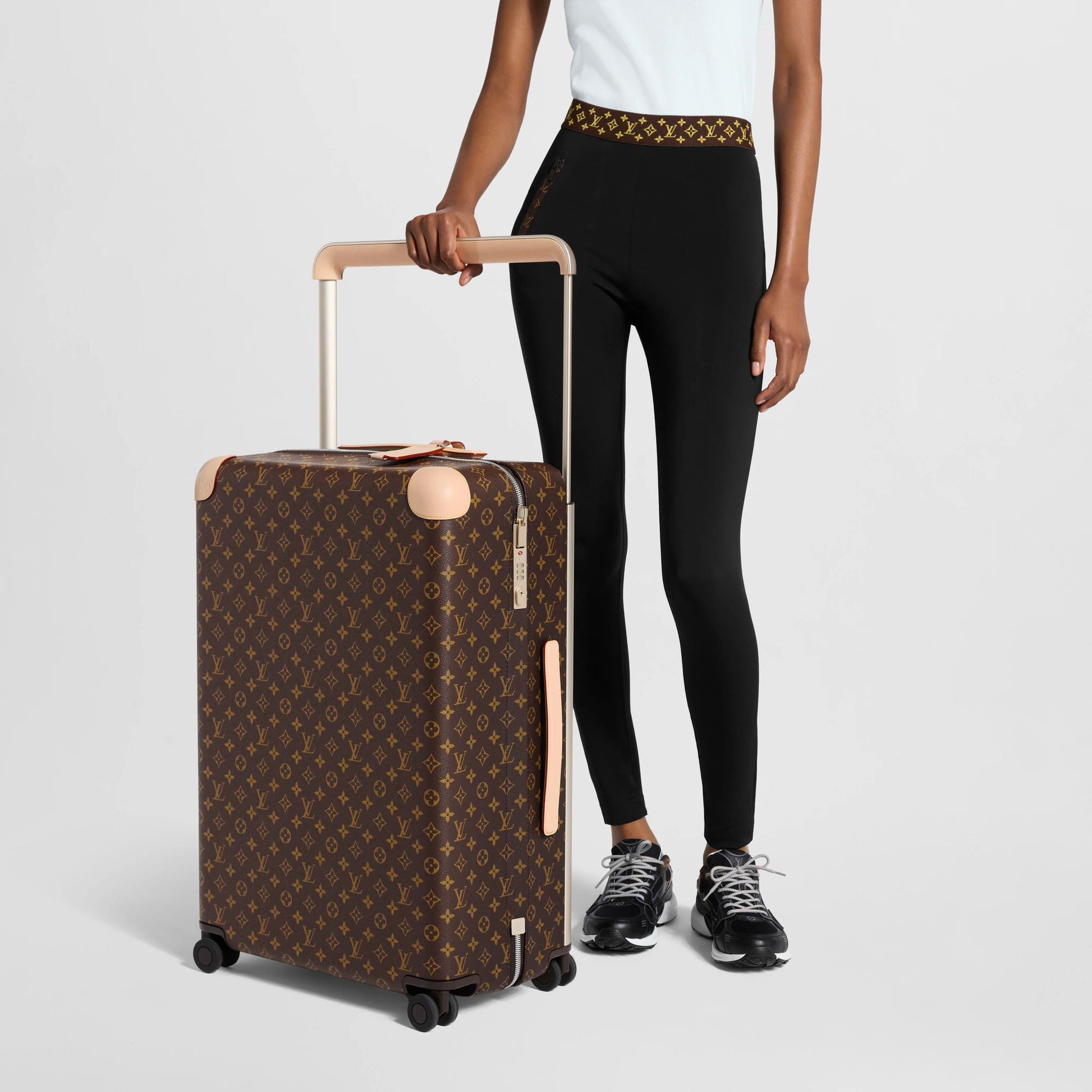 Horizon 70 Rolling Luggage Monogram M13769