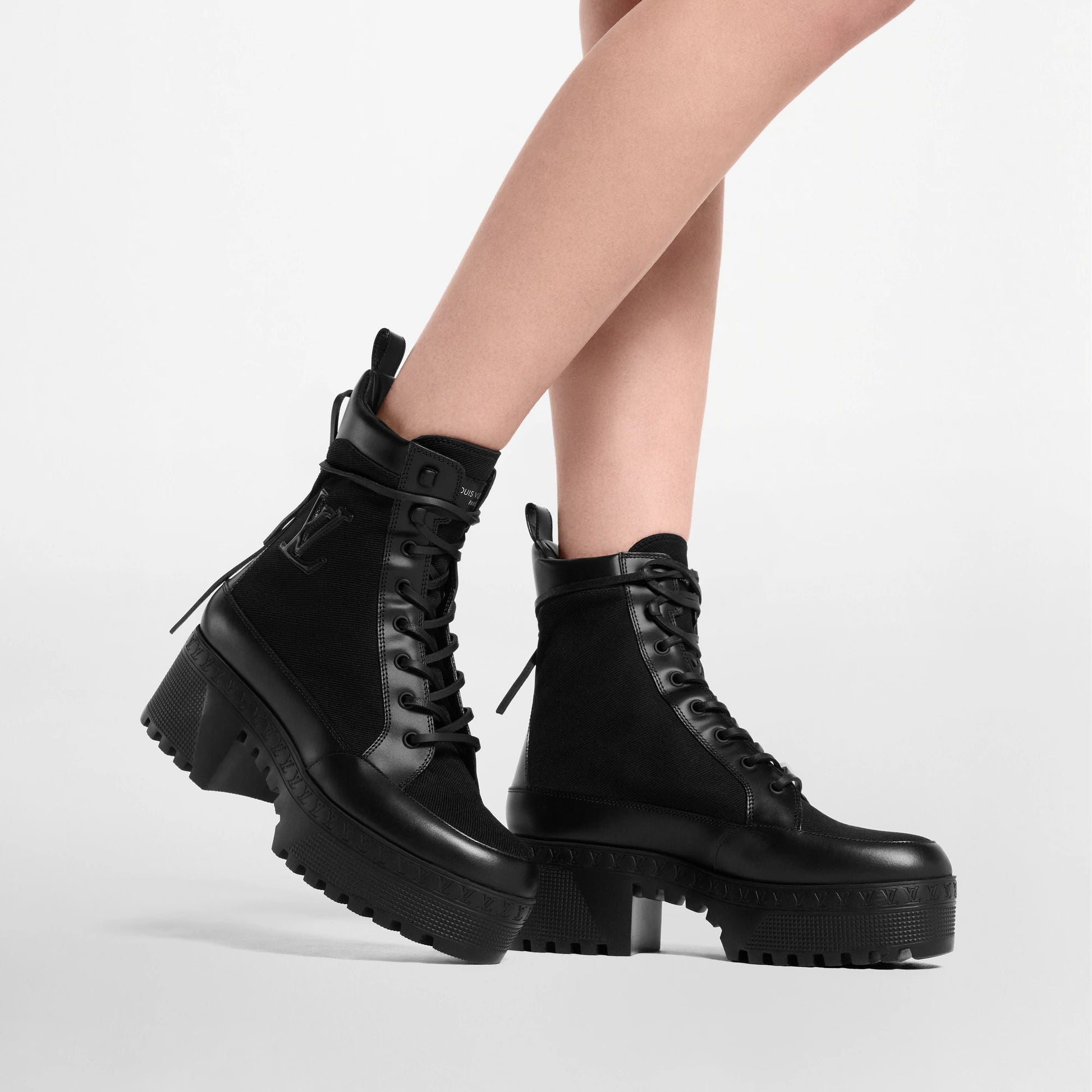 Women's Laureate Platform Desert Boot Black 1AC7RU