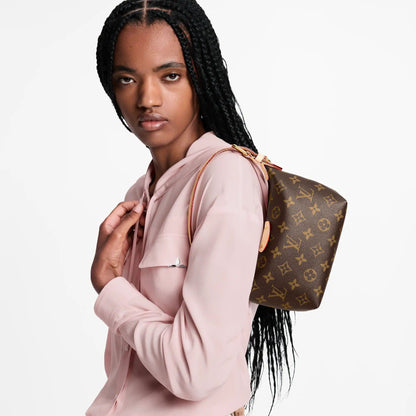 Women's Pochette Hills Monogram Canvas Chain Wallet