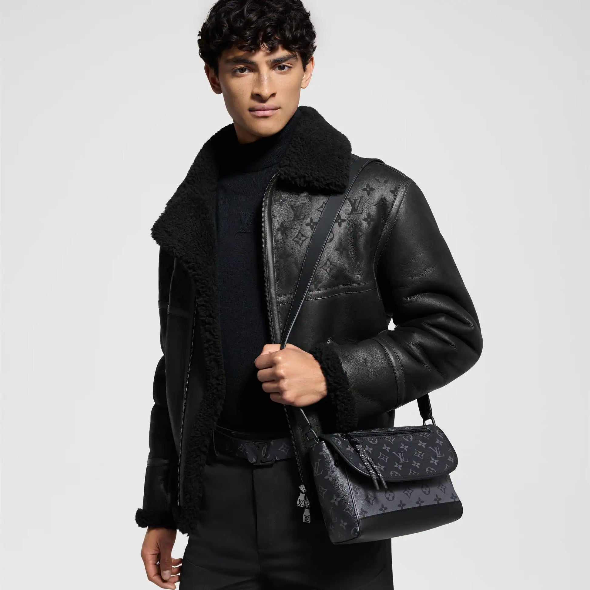 Men's Pulse Messenger Monogram Eclipse