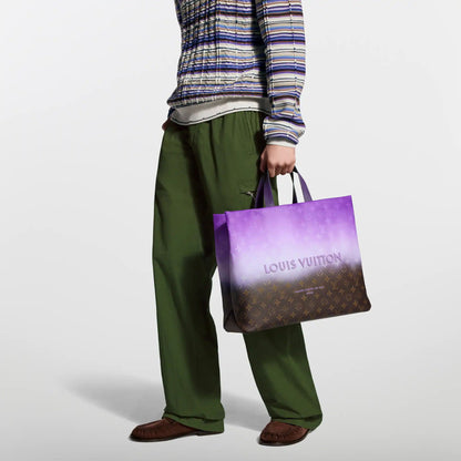 Men's Shopper Tote MM Monogram Pigment Purple